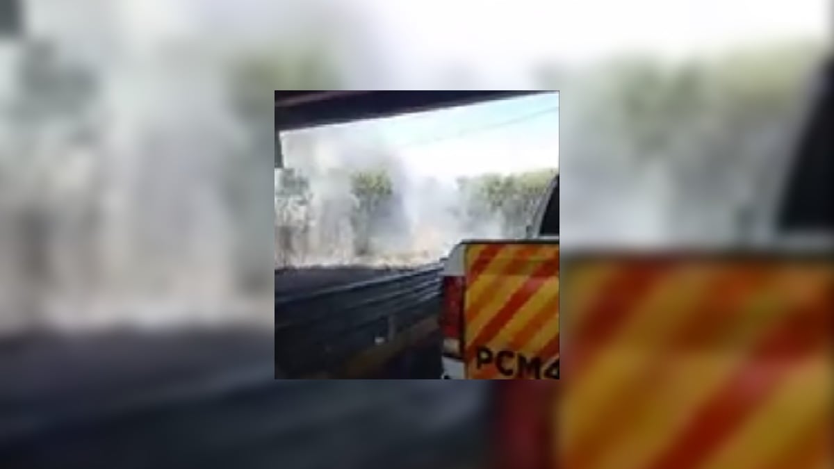 El incendio está siendo atendido por Protección Civil Monterrey.