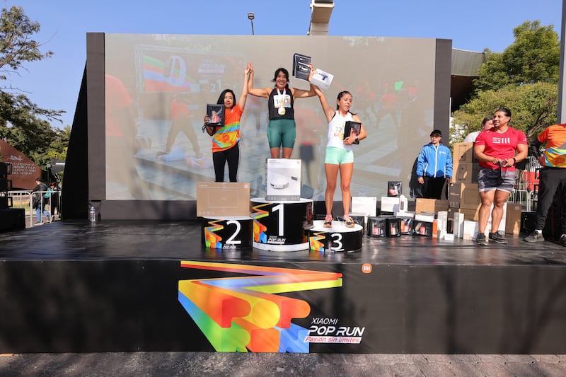 La Xiaomi Pop Run reunió a miles de corredores en el Pedregal, donde la tecnología y el deporte se fusionaron con el lanzamiento de la Xiaomi Smart Band 10, un wearable que acompañó cada kilómetro con métricas precisas, conectividad y estilo