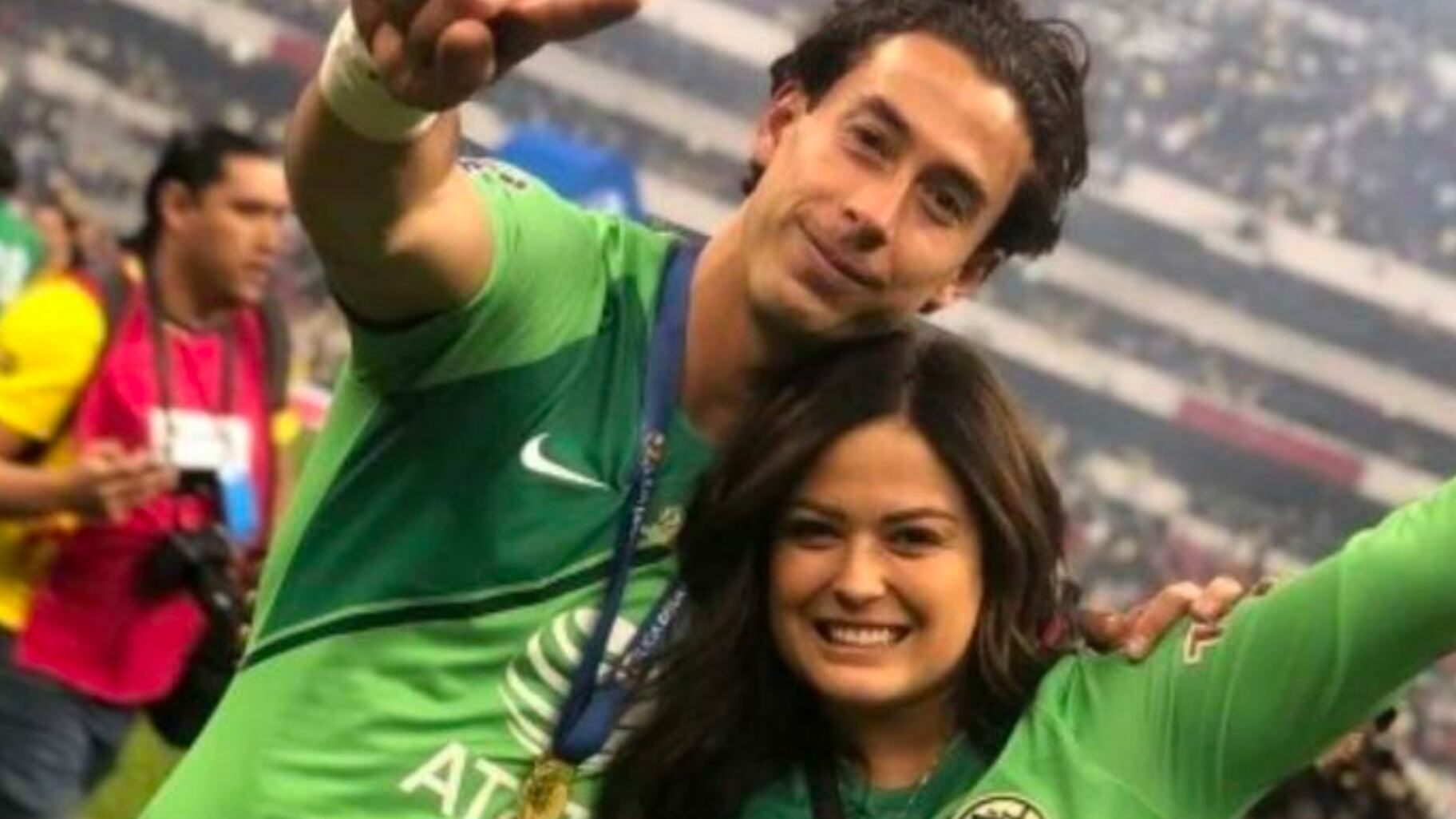 Mariana Echeverría mostró su apoyo a Oscar Jiménez.