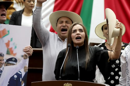 “Me enfrentaré a un sistema corrupto”: Grecia Quiroz da el primer paso hacia la gubernatura