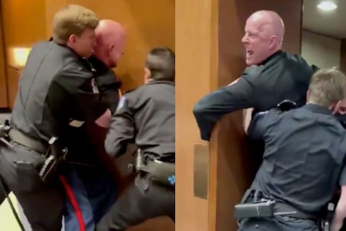 “Nadie quiere luchar por Israel”: exmarine es retirado por la fuerza tras protestar contra la guerra en Irán