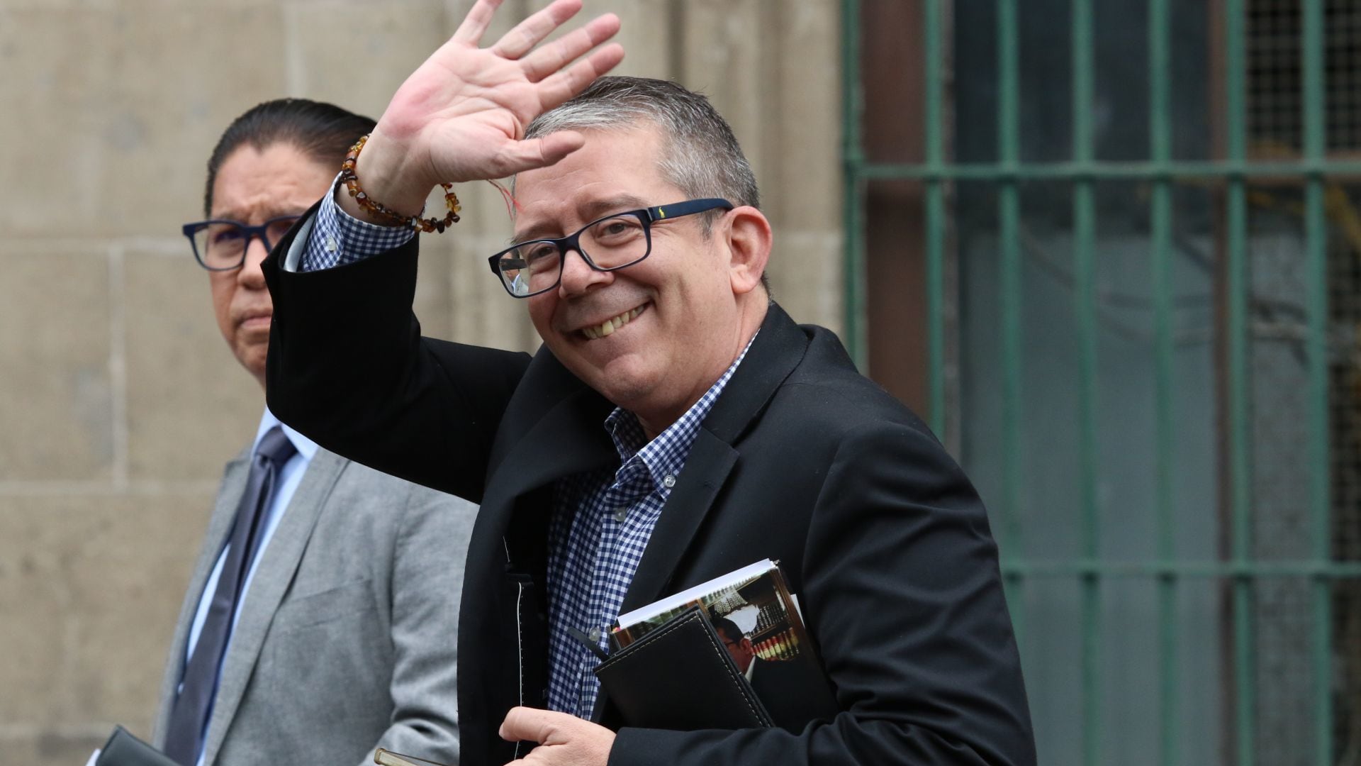 Loret destapa fraudes de Jenaro Villamil; ‘habrá respuesta puntual’, responde el presidente del SPR