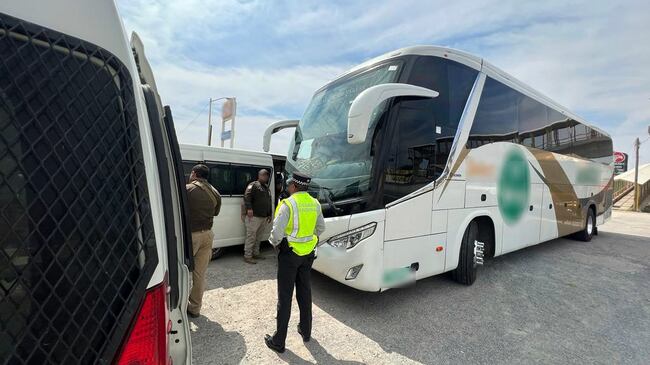 Los conductores y autobuses fueron puestos a disposición de las autoridades del Ministerio Público del estado.