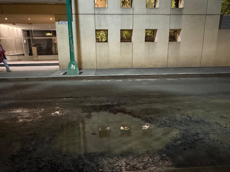 Enormes baches convierten calles de Polanco en una 'zona de guerra'