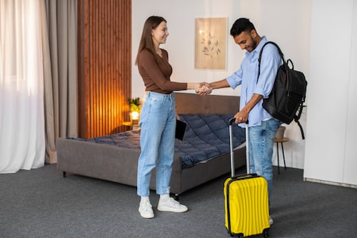 México trabaja en marco regulatorio para plataformas digitales de alojamiento