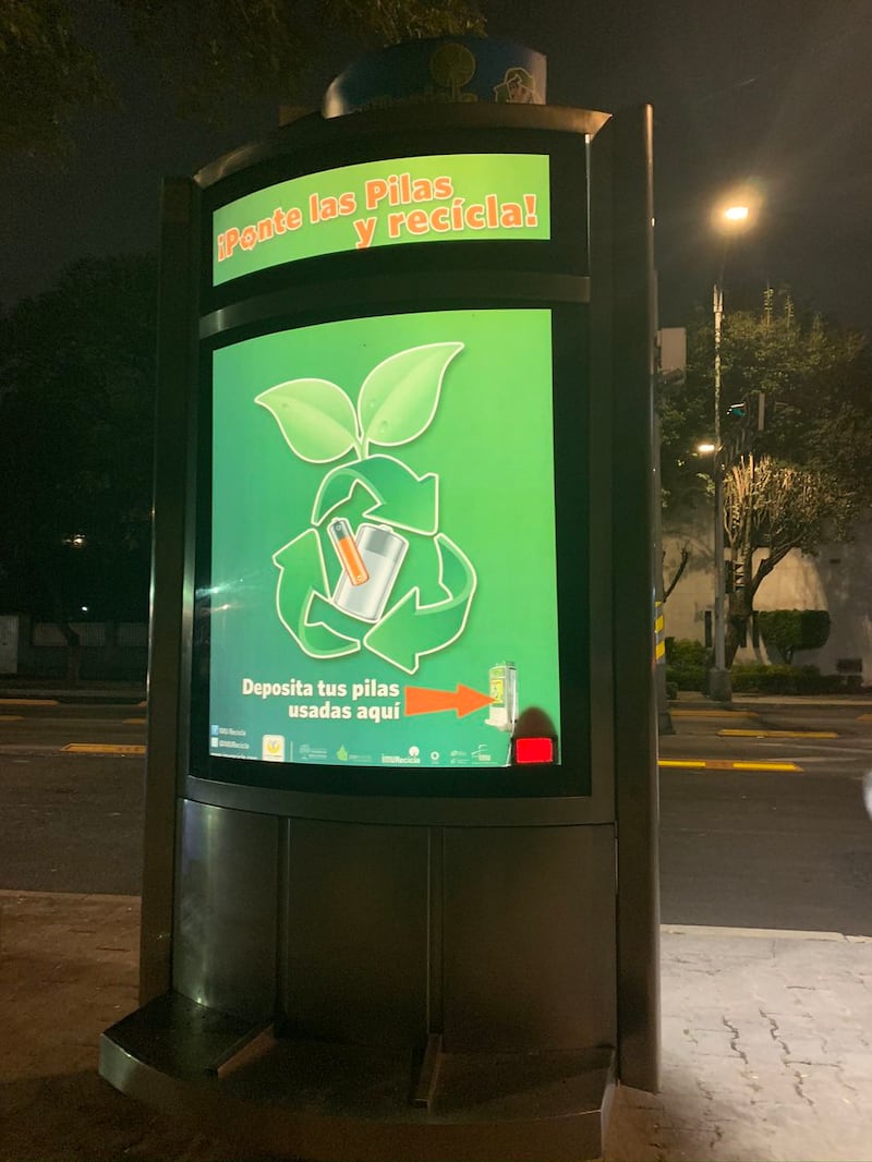 Contenedor pilas CDMX