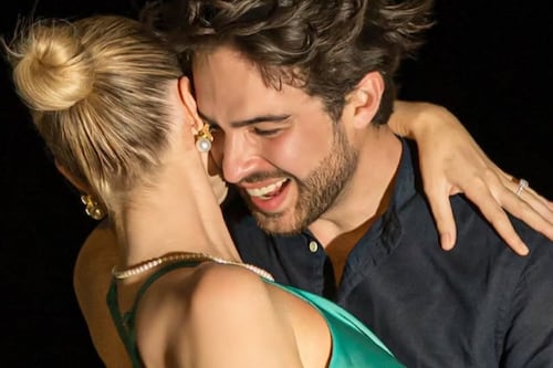 Participante de Miss Universo se compromete después del certamen de belleza