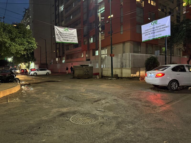 Enormes baches convierten calles de Polanco en una 'zona de guerra'