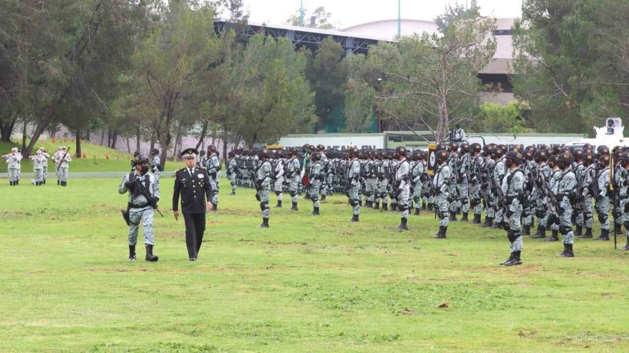 El comandante Luis Rodríguez Bucio encabezó la ceremonia de Pase de Revista de Entrada de la FERI.