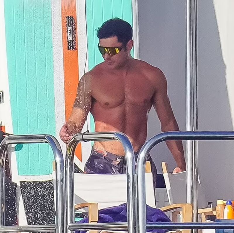 Zac Efron en St. Tropez. Foto: Daily Mail