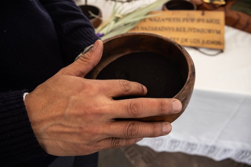 Miércoles de Ceniza: qué significa, por qué se impone ceniza y de qué están hechas