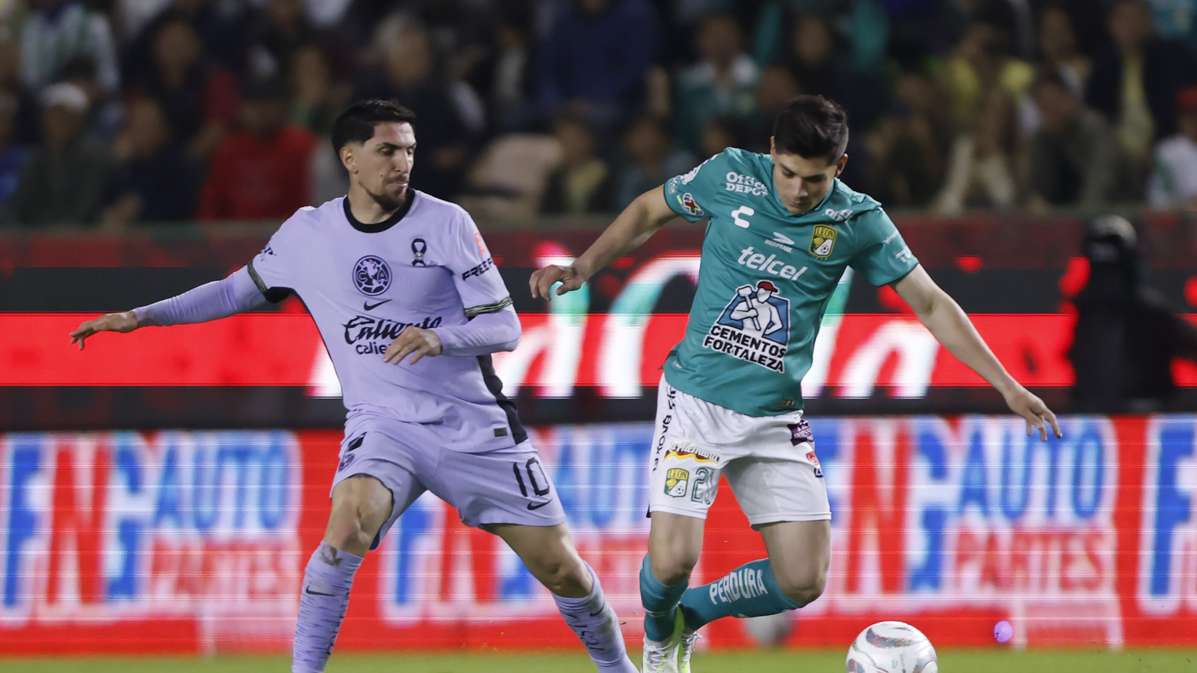 América y León empataron a dos goles en el duelo de ida.