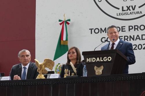 Adiós al PRI en Hidalgo, Julio Menchaca rinde protesta como gobernador