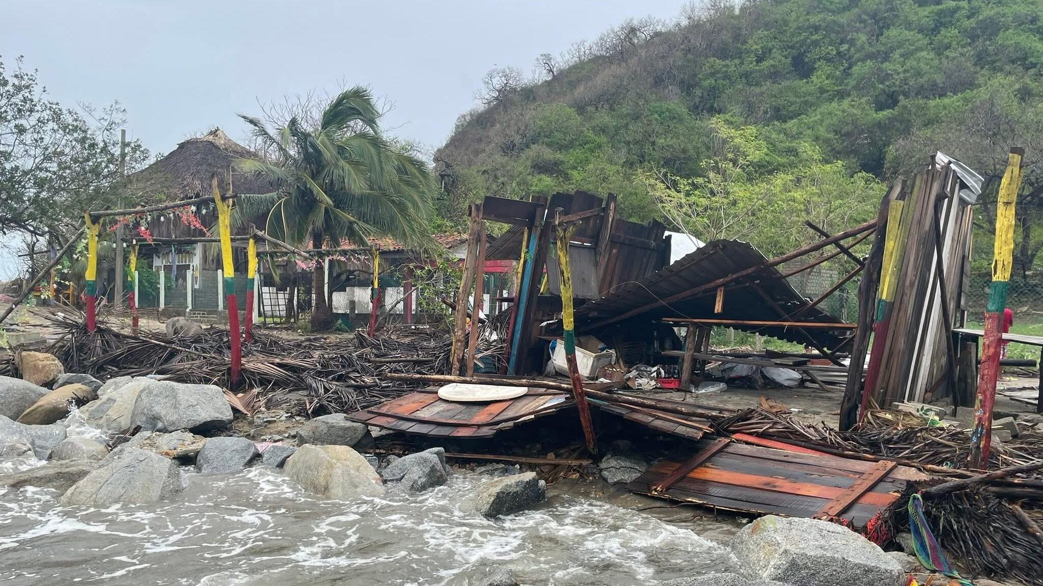 Lagunas de Chacahua piden apoyo para población afromexicana afectada por huracán Erick