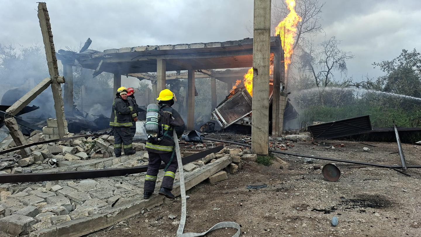 Explosión de cuatro pipas de gas provoca evacuación masiva y alarma en Tepeaca