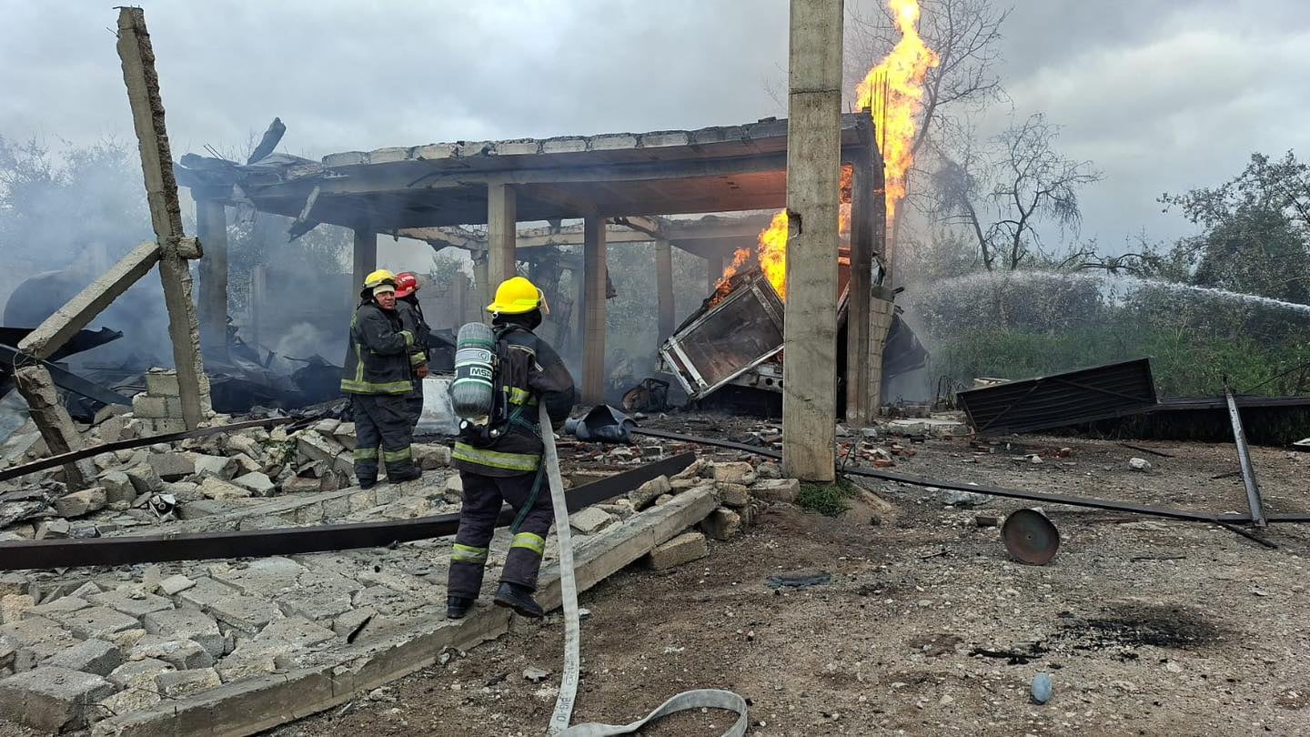 La explosión de cuatro autotanques de gas LP obligó a evacuar a unas 2 mil personas en Tepeaca