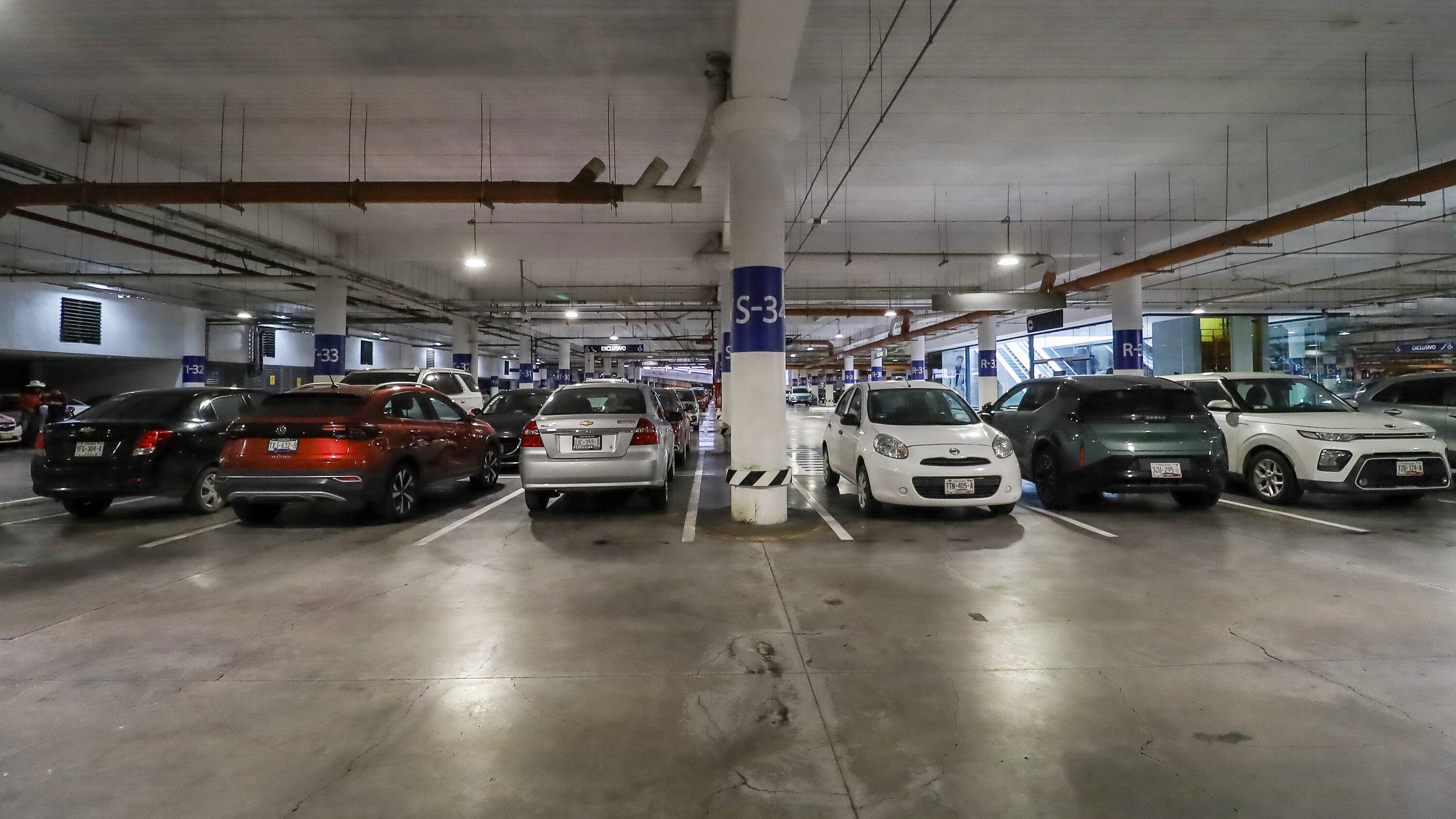 Durante un intento de asalto en su estacionamiento subterráneo, un ciudadano estadounidense fue baleado y más tarde falleció en un nosocomio. FOTO: Diego Alducin/Agencia Enfoque