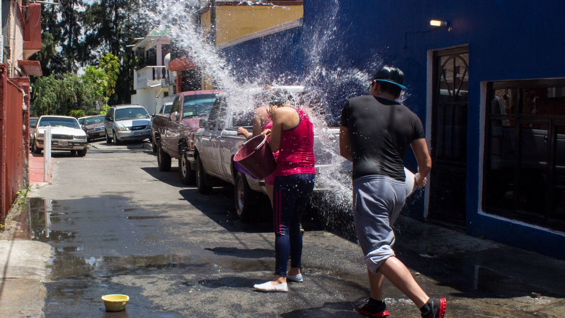 En la Ley de Cultura Cívican se establecen multas para el desperdicio de agua.