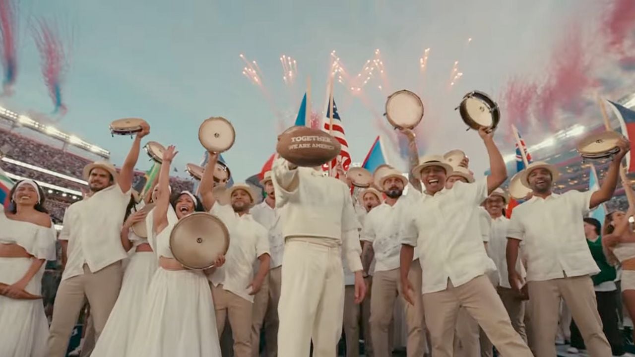 Usuarios de redes sociales explicaron el verdadero significado del show de medio tiempo de Bad Bunny