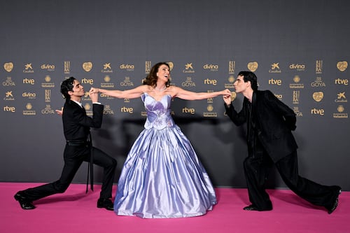 Artistas desfilan por la alfombra roja de los Premios Goya 2024