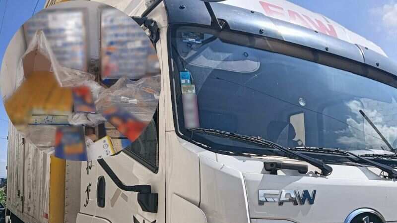 Camión cargado con latas de atún es rescatado en Tultitlán