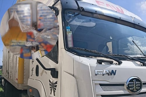 Recuperan camión en Tultitlán cargado con miles de latas de atún