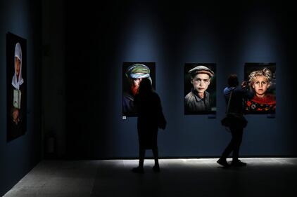 Steve McCurry llega a la CDMX para exponer sus fotografías más icónicas.