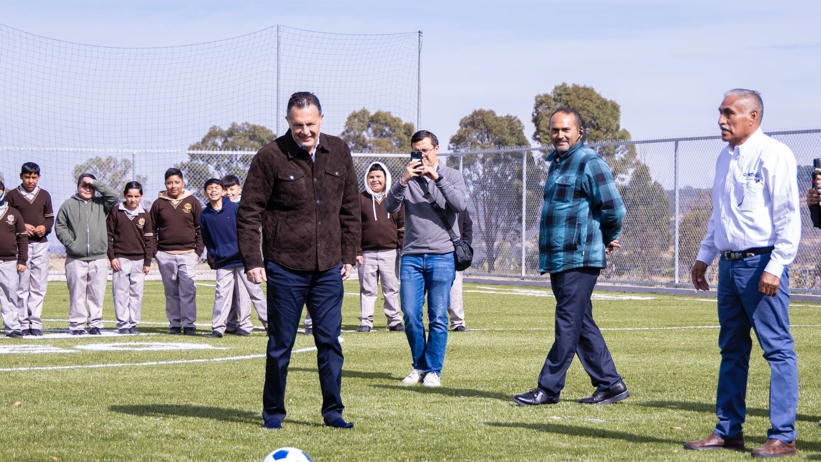 Invierten más de siete millones de pesos en infraestructura deportiva y vial en Huimilpan