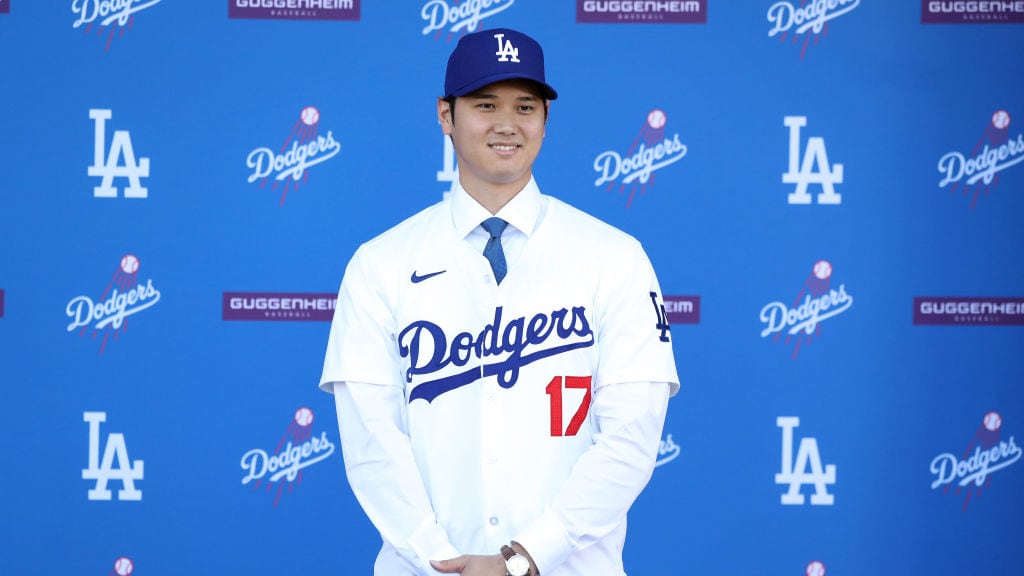 Shohei Ohtani durante su presentación con Los Ángeles Dodgers.
