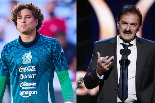 Explota La Volpe: “Memo Ochoa no corta un centro ni aunque lo remate un enano”