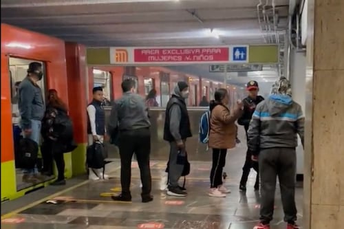 Estación Juárez de la Línea 3 del Metro CDMX se llena de humo