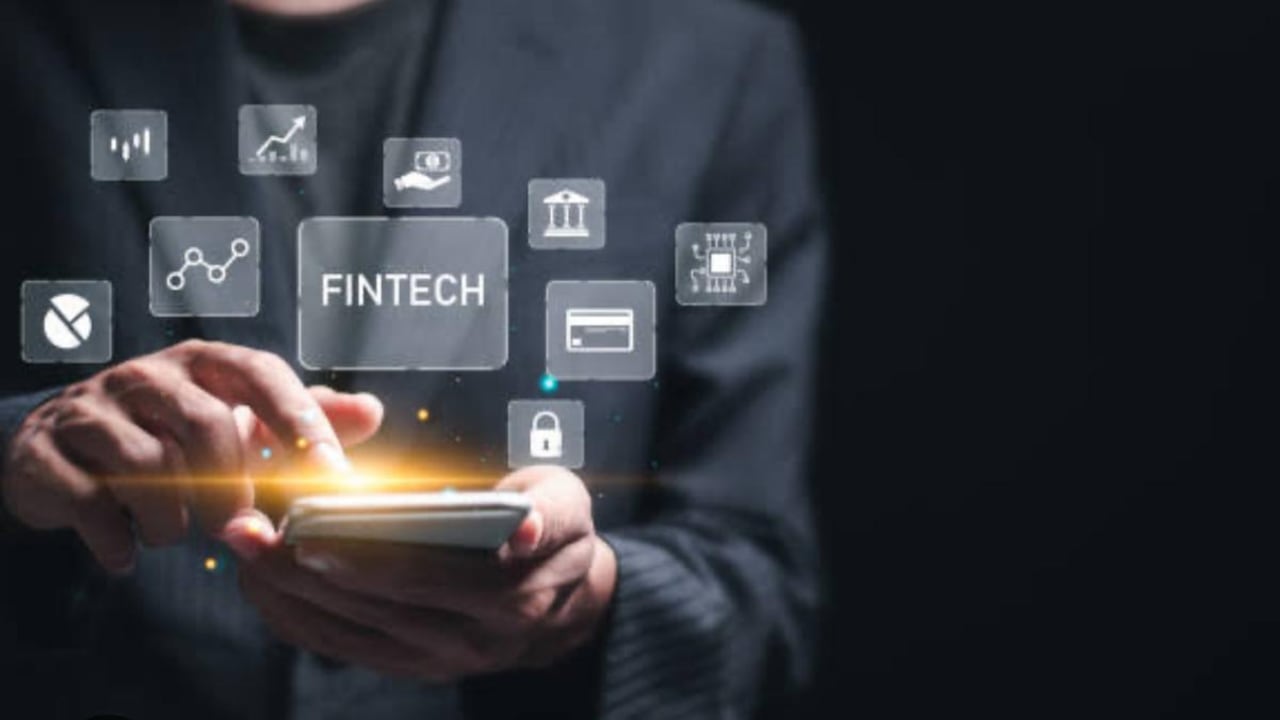 El crecimiento de plataformas financieras como AlquimiaPay y BanPay refleja el auge de la banca emergente en México, mientras especialistas y autoridades advierten sobre los retos en supervisión, confianza pública y protección de usuarios.