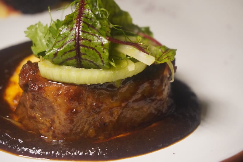 De la mano del chef Billy Maldonado, los comensales emprenden un viaje por uno de los conceptos gastronómicos con mayor arraigo en la cocina mexicana