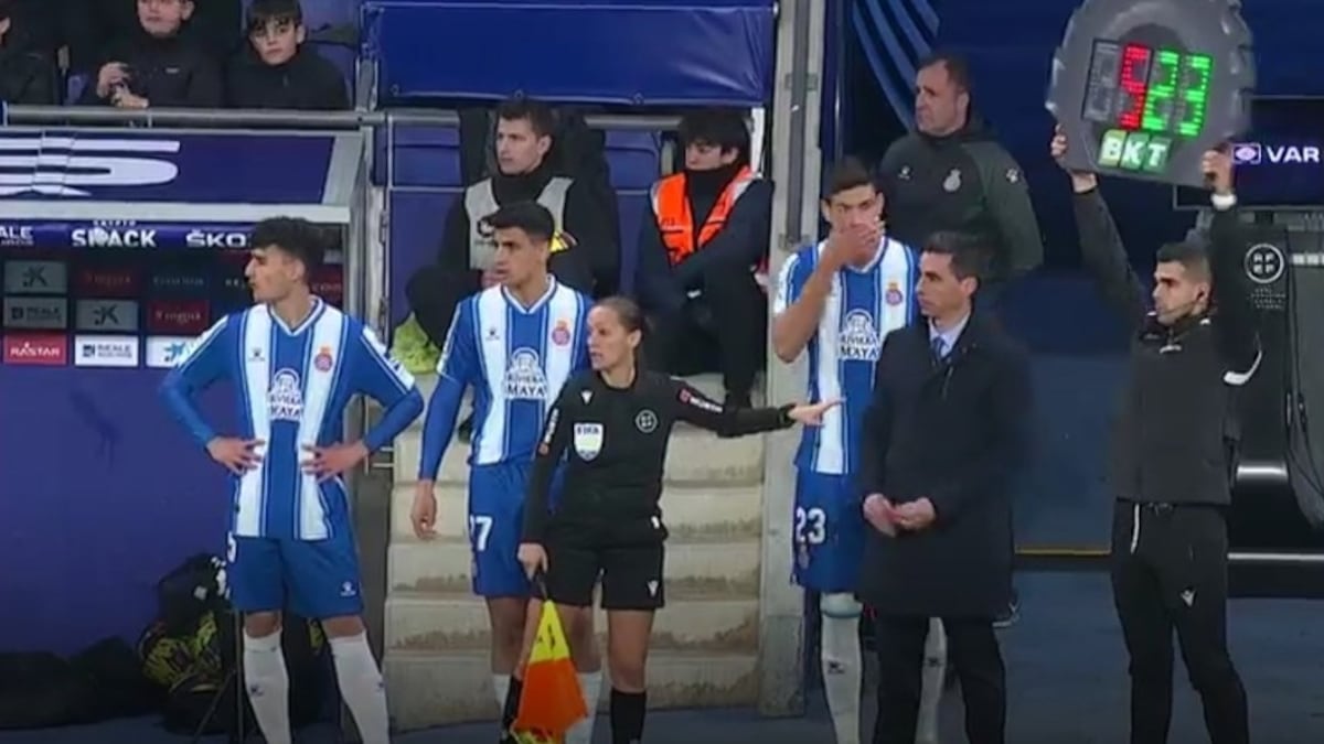 César Montes vivió sus primeros minutos en La Liga I Captura de pantalla SKY