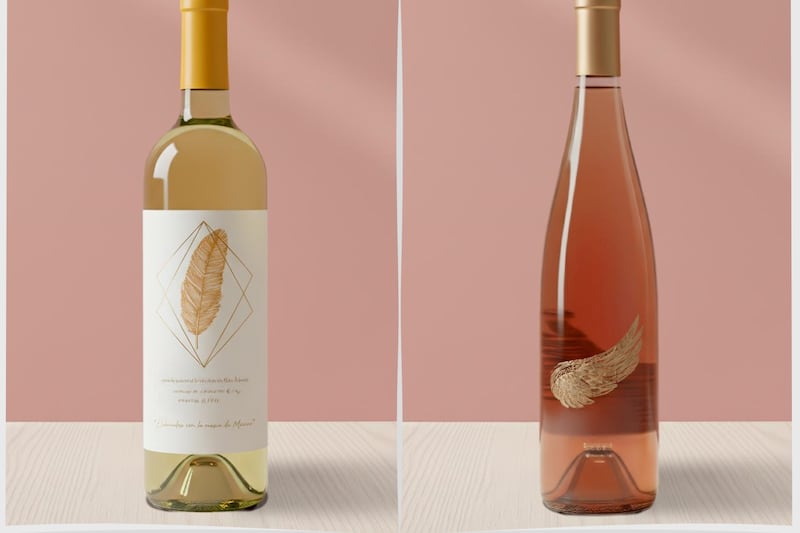 Esta propuesta vinícola nace en tierras minerales del Valle de Ojos Negros, a unos cuántos kilómetros de Ensenada