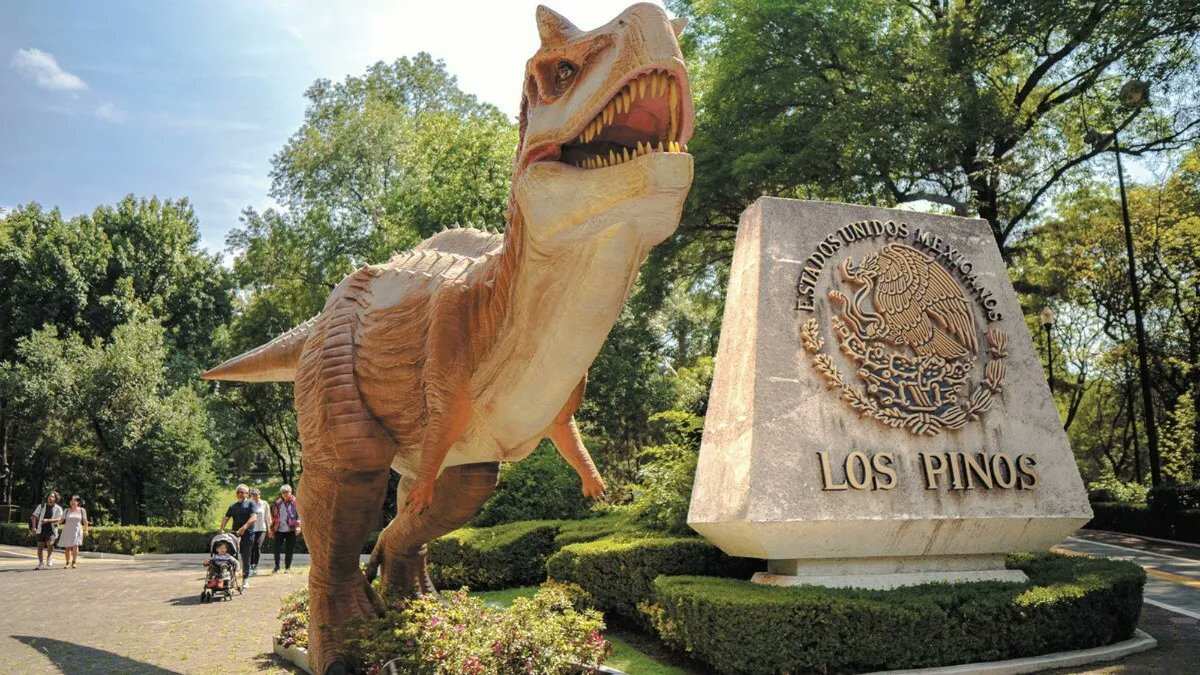 Dinosaurio en Los Pinos