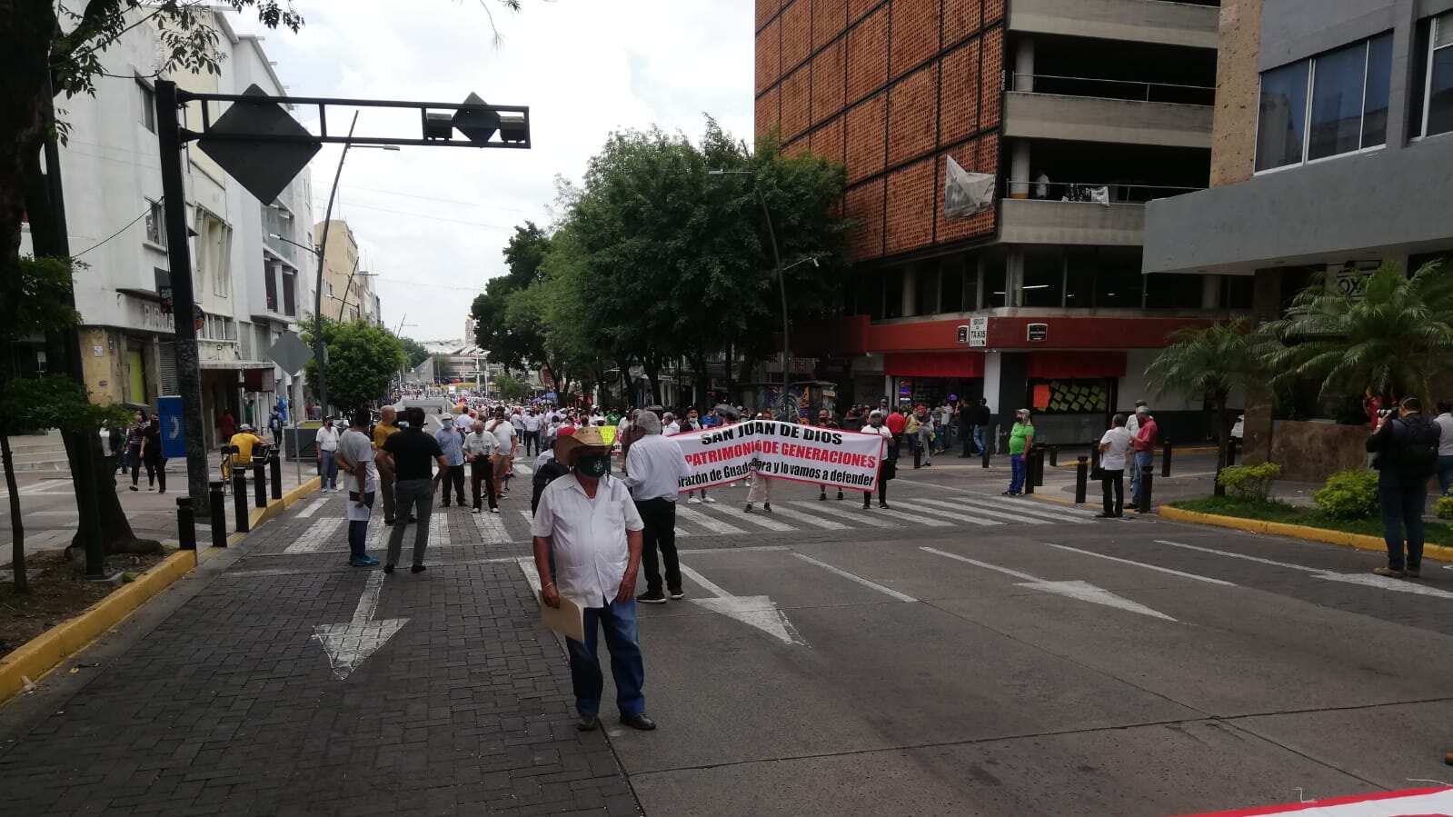 La protesta de los comerciantes de los mercados generó algunas complicaciones en el Centro de la ciudad.