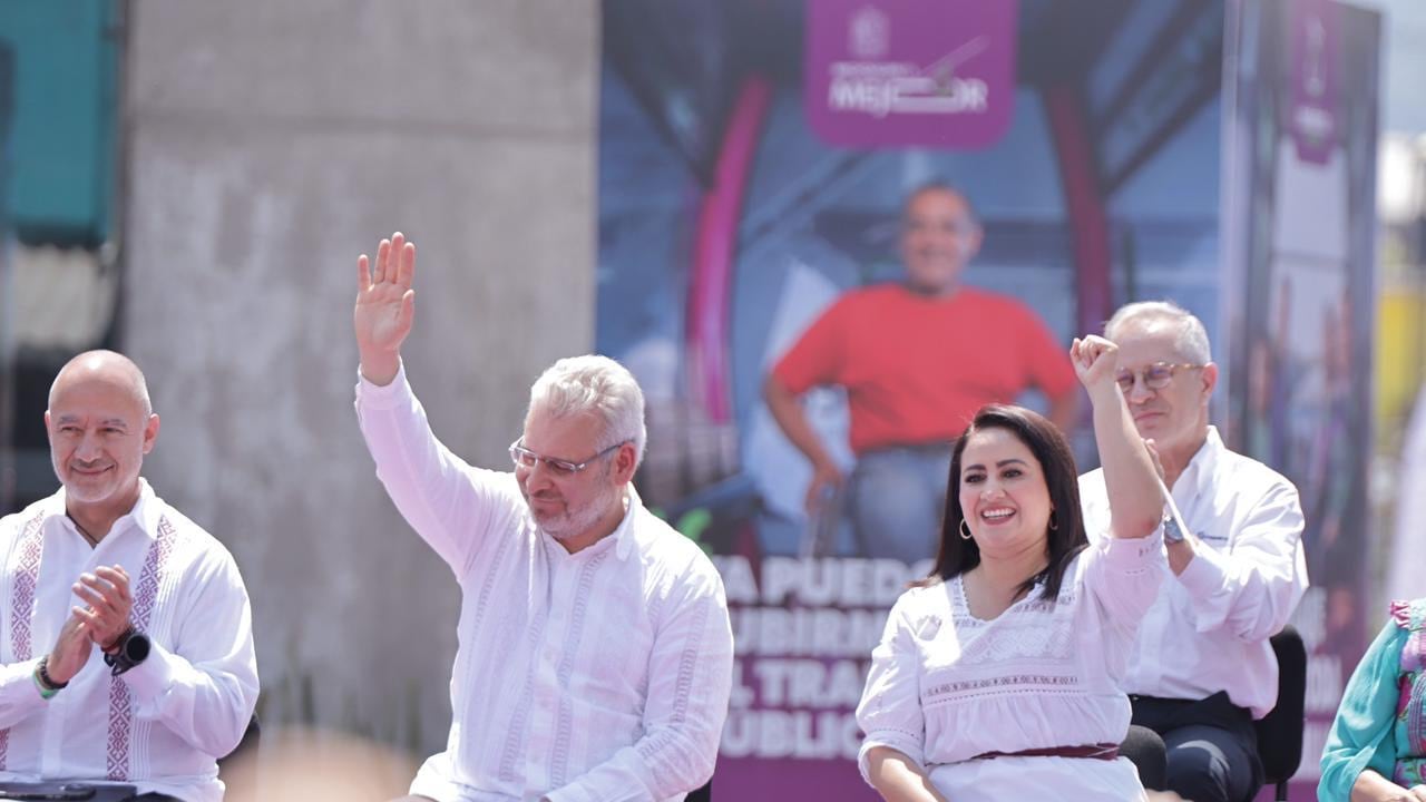 En un acto histórico que marca un antes y un después en la movilidad del occidente del país, el Gobierno de Michoacán inauguró formalmente el Teleférico de Uruapan. Foto: cortesía.
