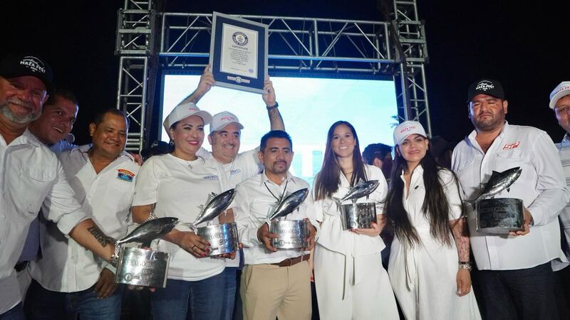 Mazatlán logra el Récord Guinness del sashimi más largo del mundo: un kilómetro de sabor