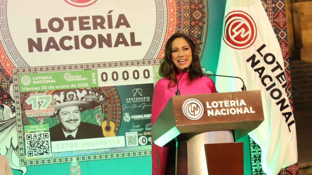 La directora general Olivia Salomón destacó que a cien años de su nacimiento, sus canciones siguen caminando con la gente y formando parte de nuestra manera de sentir y de reconocernos como país.