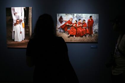 Steve McCurry llega a la CDMX para exponer sus fotografías más icónicas.