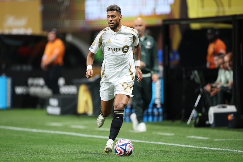Denis Bouanga se acerca al América.