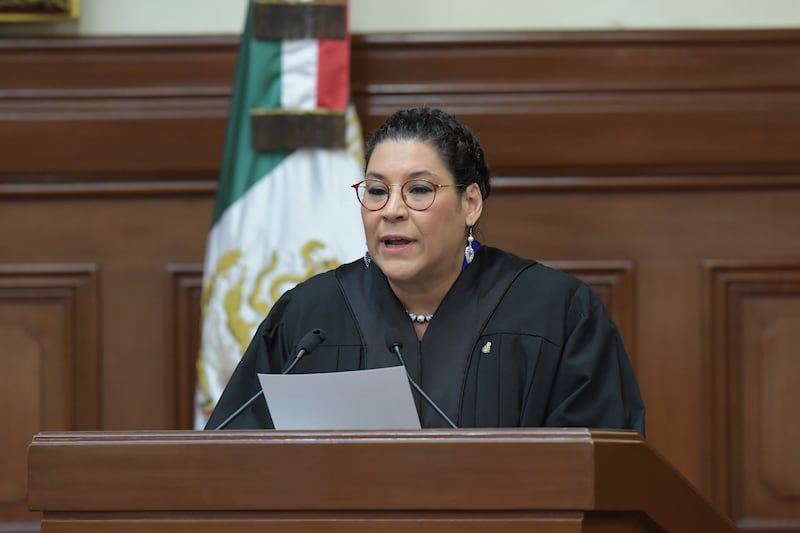 Lenia Batres.