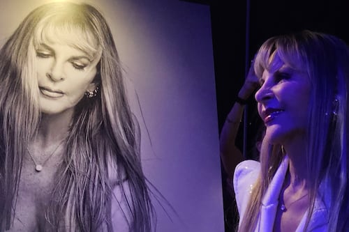 Shanik Berman y Anette Michel se desnudan por primera vez para la lente de Uriel Santana