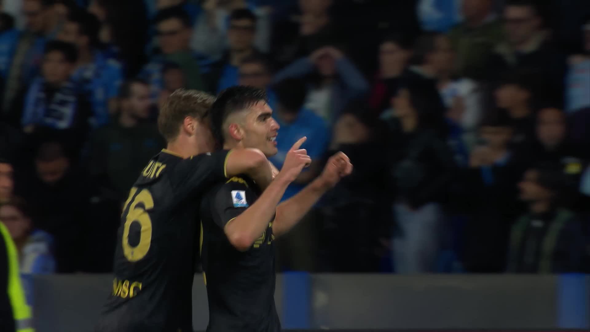 Johan Vásquez marcó un golazo ante Napoli.