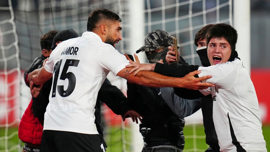 Invasión juego Colo Colo