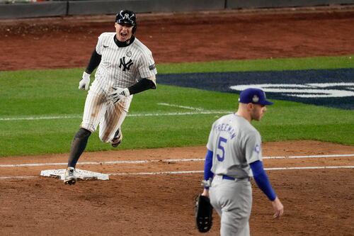 Los Yankees evitan la barrida en la Serie Mundial