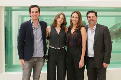 La fundacion Casa de La Amistad visita el Museo Jumex