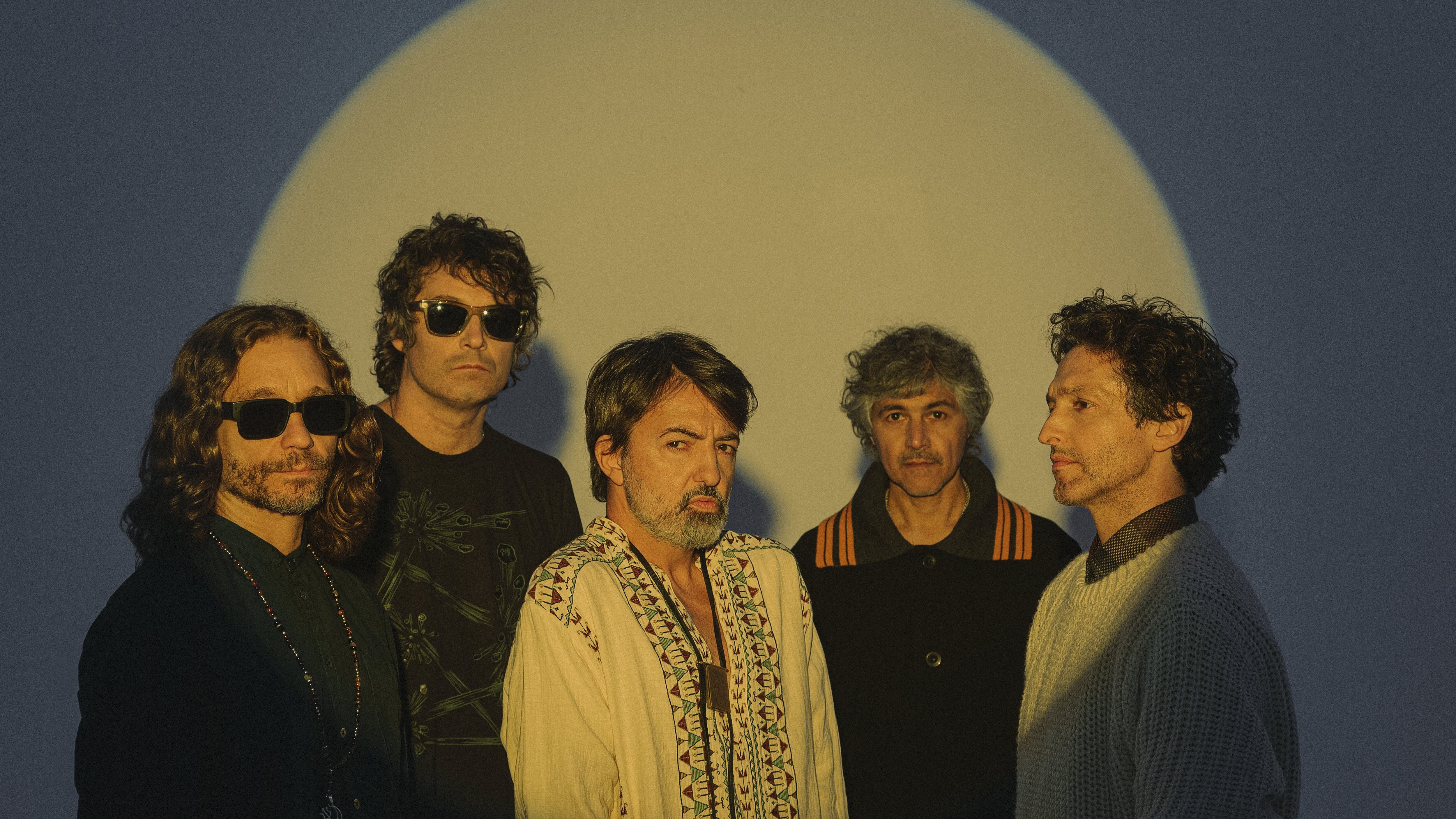 La agrupación argentina celebra 30 años de carrera, en la que mantiene sus propias estrategias para combatir una industria en constante cambio.