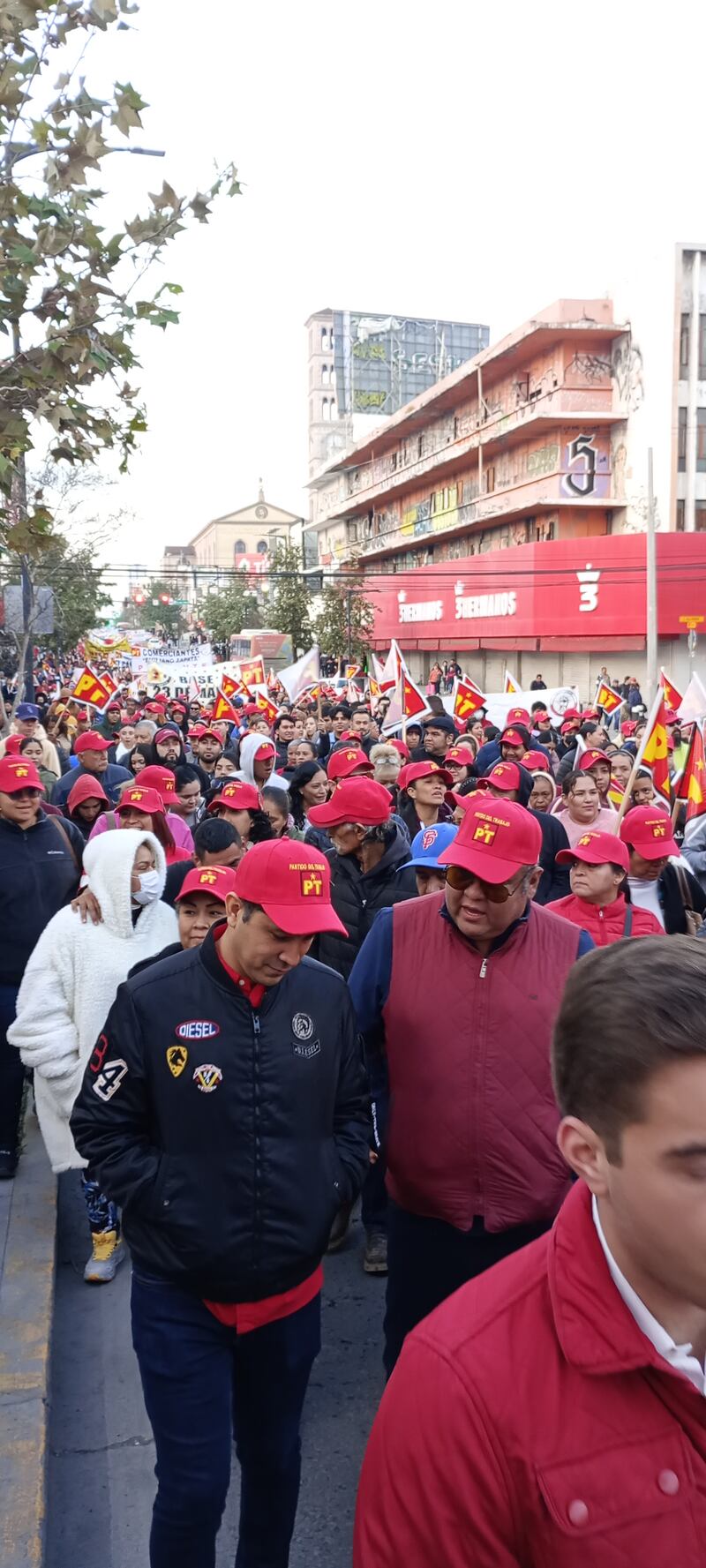 El partido del trabajo y el frente popular Tierra y Libertad encabezaron El contingente